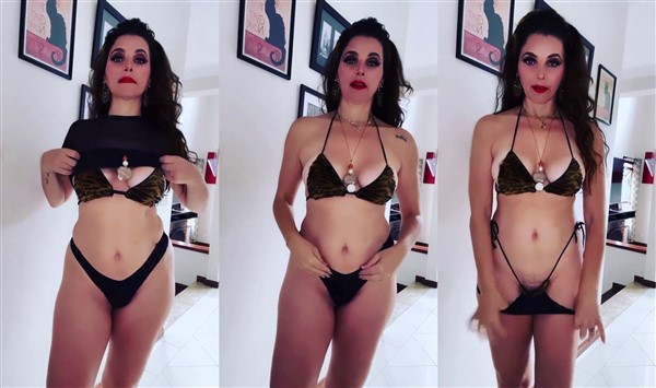 [Image: Luiza-Ambiel-Nude-Teasing-Video-Leaked.jpg]
